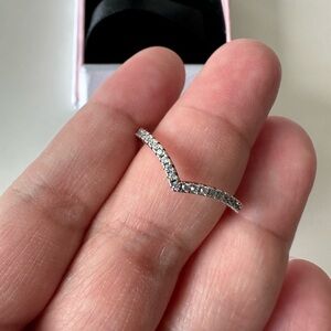 Pandora Sparkling Wish Bone